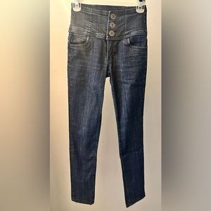 Dark blue/black jeans